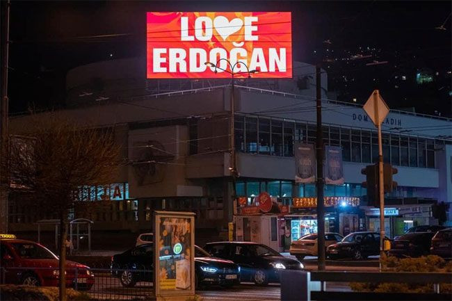 FETÖ'ye inat tüm Türkiye'de Love Erdoğan ilanları - Resim: 3
