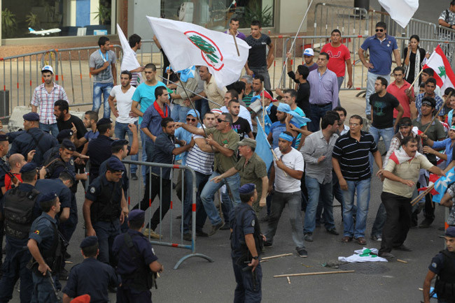 Lübnan'da olaylı cenaze - Resim: 3