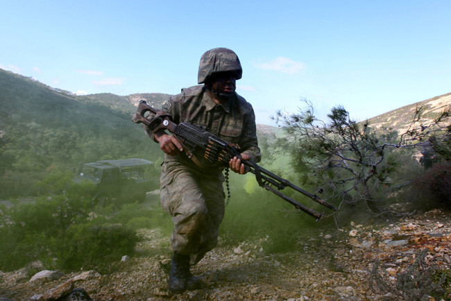 Teröristler onları görünce kaçacak yer arıyor - Resim: 3