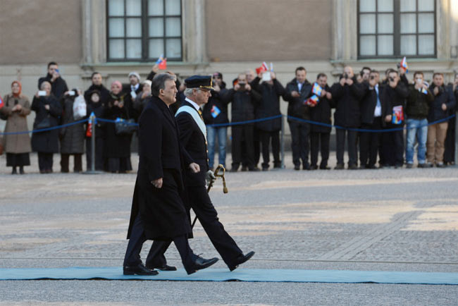 Gül saraya atlı abarayla gitti - Resim: 3