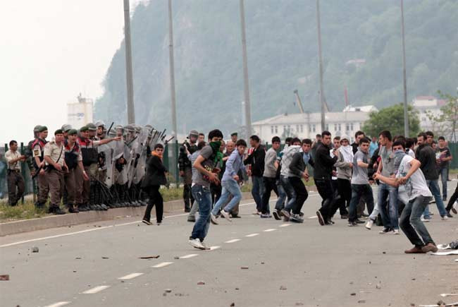 Başbakan'ın konvoyuna saldırı - Resim: 4