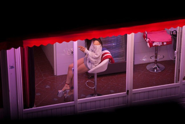 Seks işçiliği yasağına devam kararı - Resim: 3