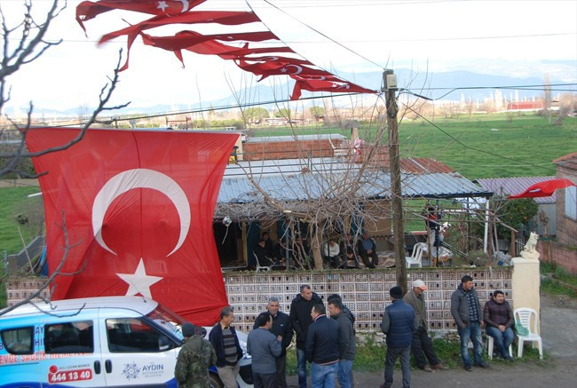 Şehitler son yolculuklarına uğurlandı - Resim: 1