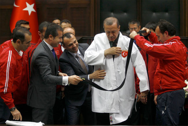 Erdoğan karate kıyafetini kuşandı - Resim: 2