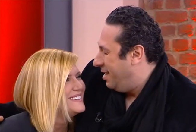 Özge Uzun'a canlı yayında evlilik teklifi hem de kimden? - Resim: 2