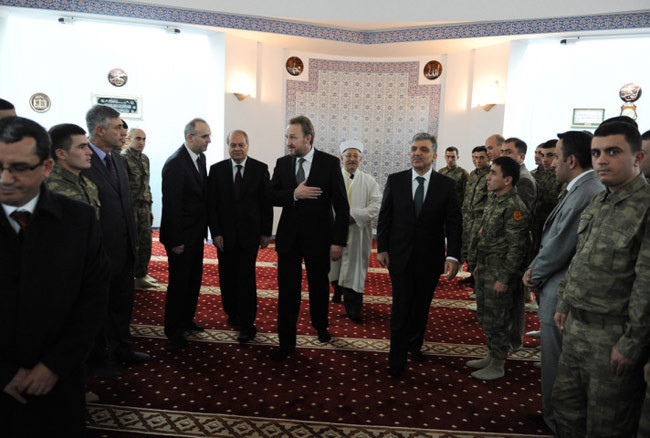 Abdullah Gül Köşk'te cuma namazı kıldı - Resim: 4