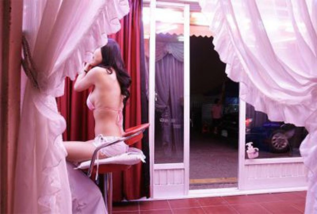 Seks işçiliği yasağına devam kararı - Resim: 4