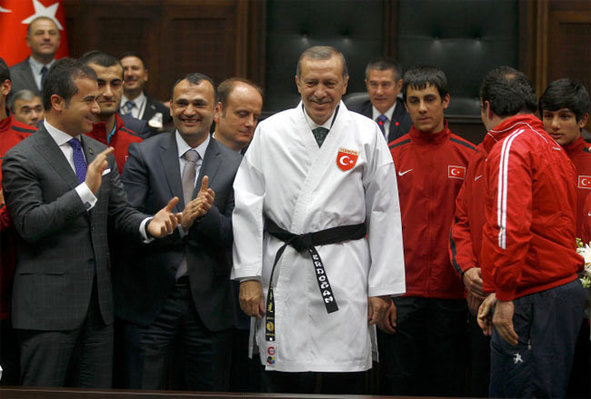 Erdoğan karate kıyafetini kuşandı - Resim: 4