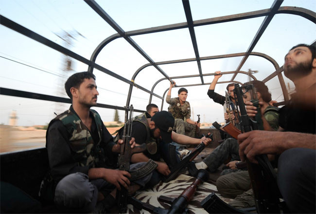 Halep'te 40 Suriye polisi öldürüldü - Resim: 2