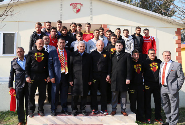 Binali Yıldırım penaltı attı - Resim: 3