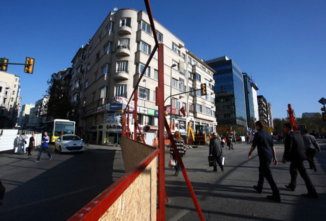 Taksim Meydanı yenileniyor - Resim: 1