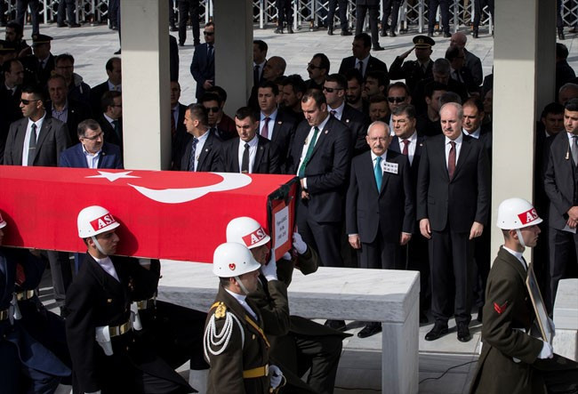 Şehitler gözyaşları ile uğurlandı - Resim: 3