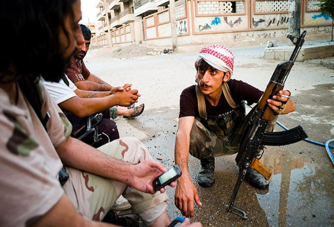 Suriye'de isyancıların bir günü - Resim: 3