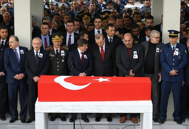 Astsubay Çil, son yolculuğuna uğurlandı - Resim: 1