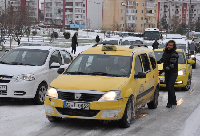 Yollar buz pistine döndü - Resim: 1