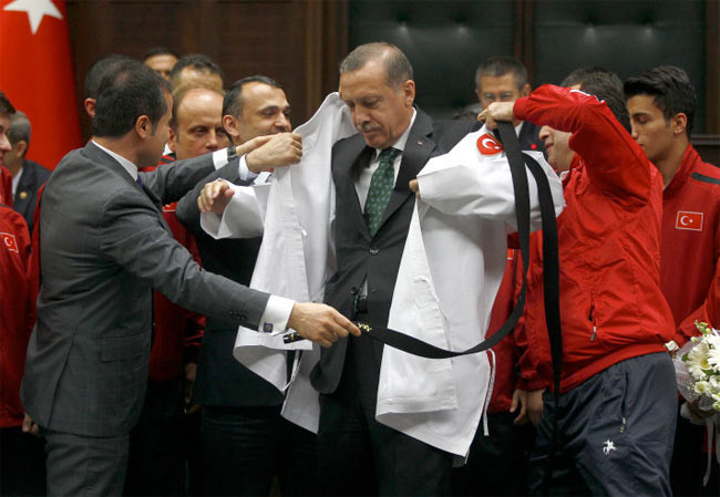 Erdoğan karate kıyafetini kuşandı - Resim: 3