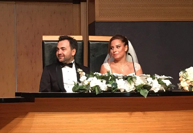 Güldür Güldür Show'un Bahar Candan'ı Aslı İnandık evlendi! - Resim: 1