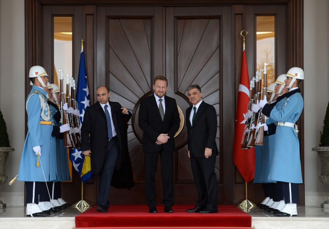 Abdullah Gül Köşk'te cuma namazı kıldı - Resim: 1