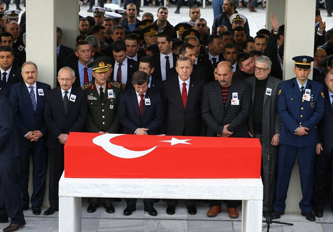 Astsubay Çil, son yolculuğuna uğurlandı - Resim: 4