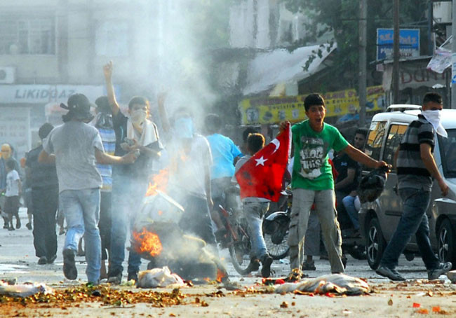 Çocukları yine ön saflara attılar - Resim: 2