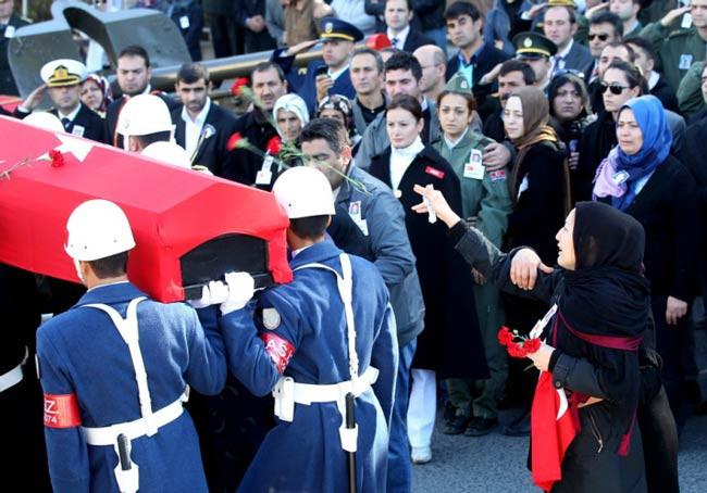 Şehitlerimiz törenlerle uğurlandı - Resim: 2