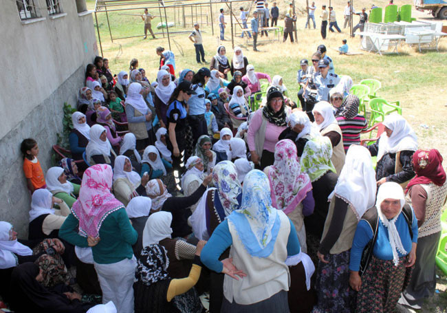 Şehit Vefa Çelik Ağrı'da toprağa verildi - Resim: 3