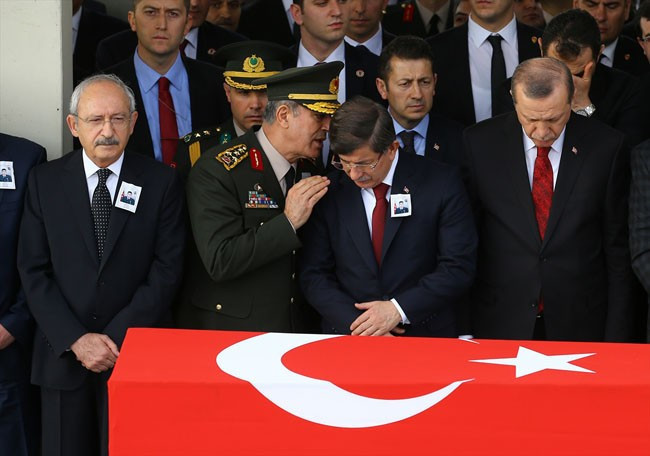 Astsubay Çil, son yolculuğuna uğurlandı - Resim: 2