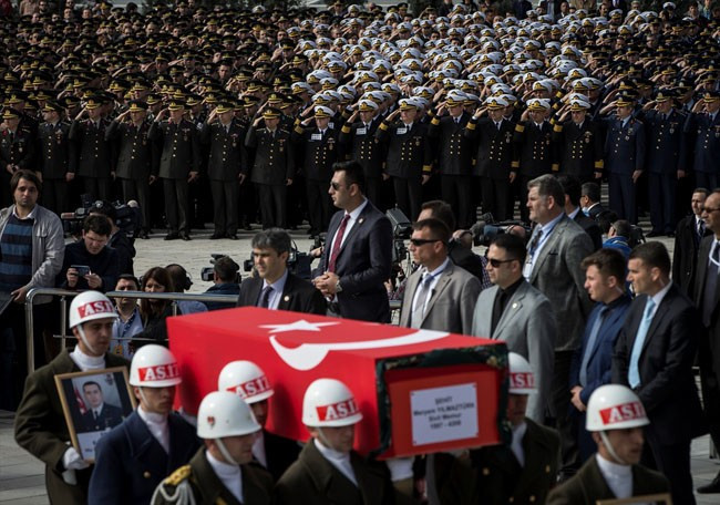 Şehitler gözyaşları ile uğurlandı - Resim: 4