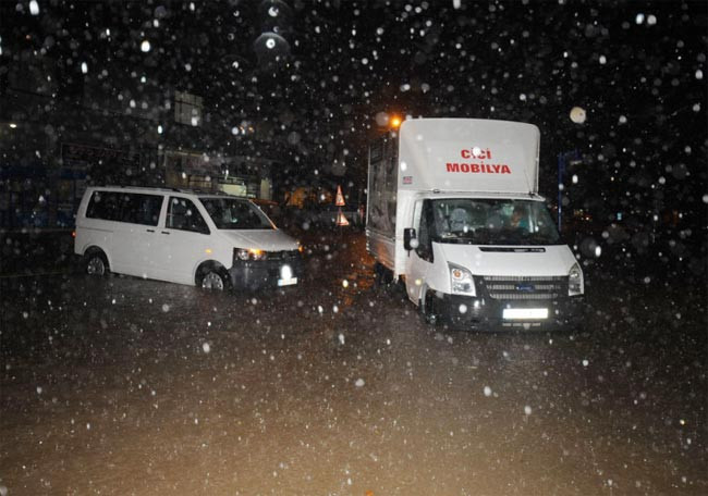 Selzedeleri polis panzeri kurtardı - Resim: 4