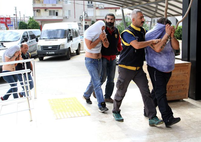 Fuhuş operasyonu: Kucağında bebeğiyle böyle getirildi! - Resim: 2