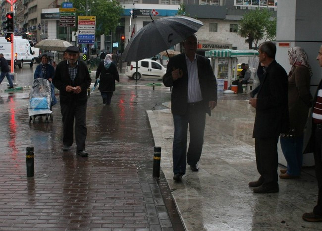 Meteoroloji hem alarm verdi hem de saat 50'den fazla ilde durum fena - Resim: 2