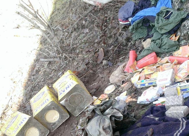 12 PKK sığınağı imha edildi - Resim: 2