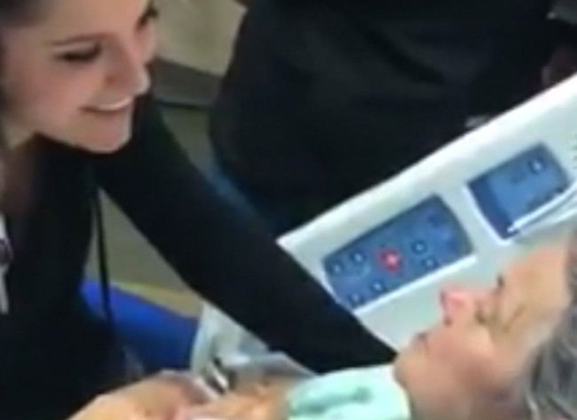 Babaannesinin odasına girdi hemşirenin gizlice yaptığını gördü ve... - Resim: 4