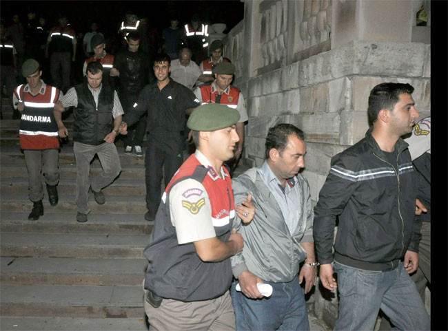 Askeri ortaklı kaçakçılık - Resim: 2