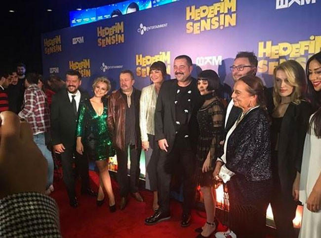 Gonca Vuslateri yeni imajıyla yıktı geçti Hedefim Sensin'in galasına damga vurdu - Resim: 3