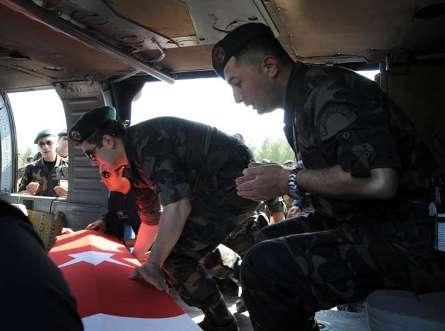 Şehit babaya yürekleri dağlayan veda - Resim: 4