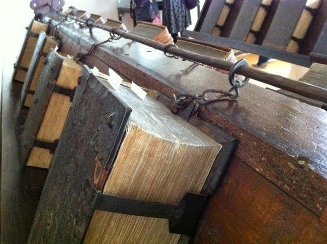 Bunu yapmak zorundalar işte zincirli kitapların sırrı! - Resim: 2