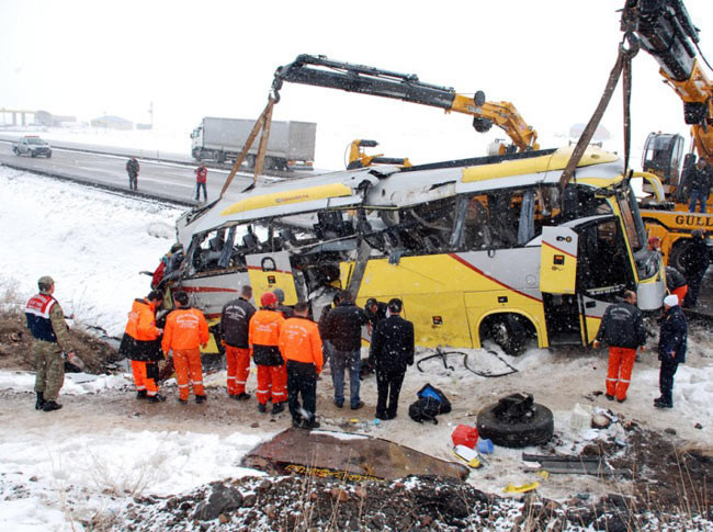 Erzurum'da korkunç kaza - Resim: 2