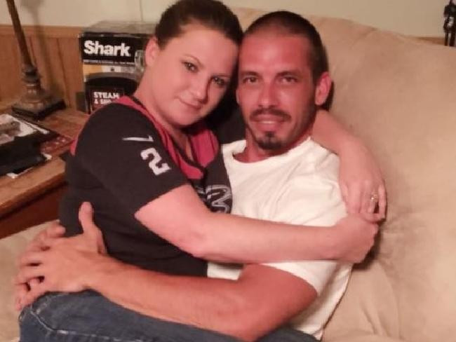 Sevgilisini emzirmek için işinden ayrıldı! - Resim: 1