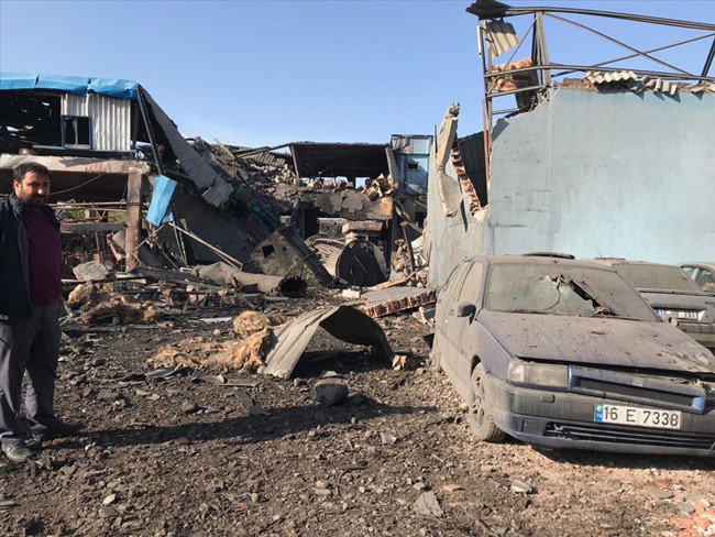 Bursa'da boya fabrikası patladı olay yerinden görüntüler - Resim: 1