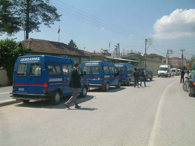 Düzce Cezaevi'nde intihar isyan getirdi - Resim: 1