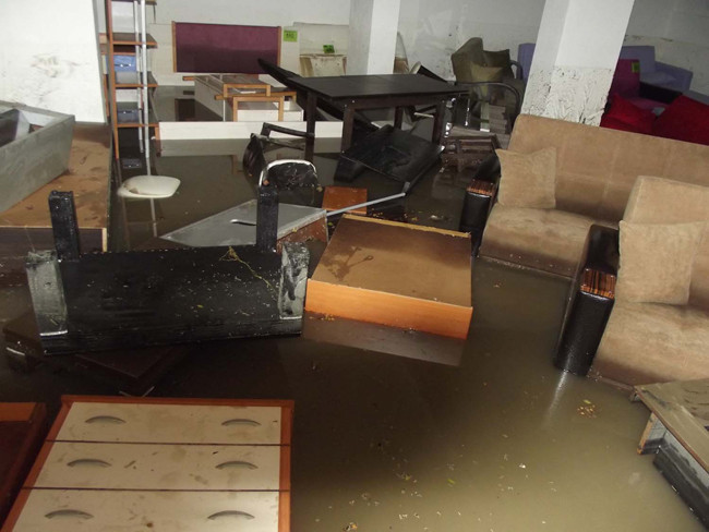 Kısa süreli yağış İzmir'i göle çevirdi! - Resim: 4