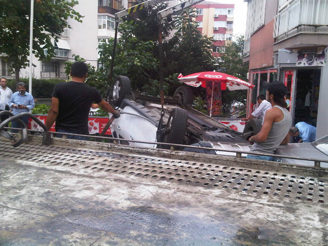 Trafik polisi otomobili bu hale getirdi - Resim: 3