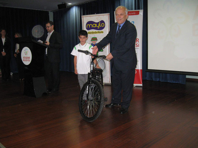 Maylo çocukların yüzünü güldürdü - Resim: 2