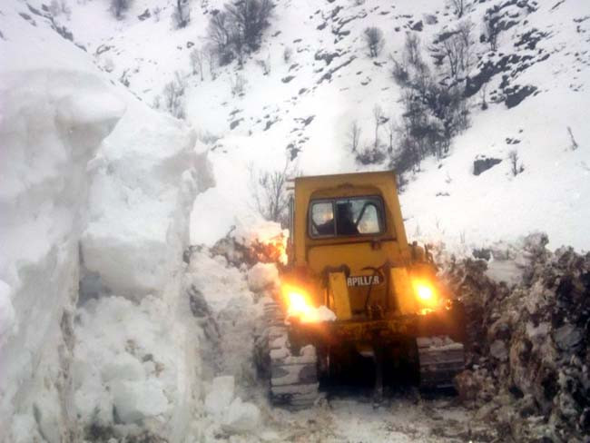 Doğu donuyor Batı yanıyor - Resim: 1
