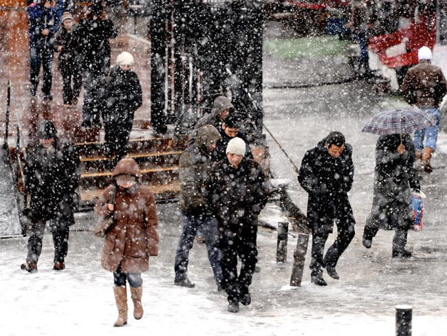 İstanbul kara gömüldü - Resim: 1