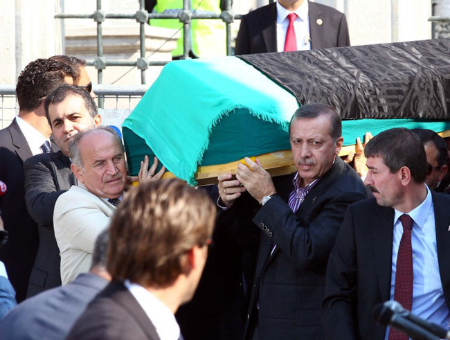 Anne Erdoğan böyle uğurlandı - Resim: 4