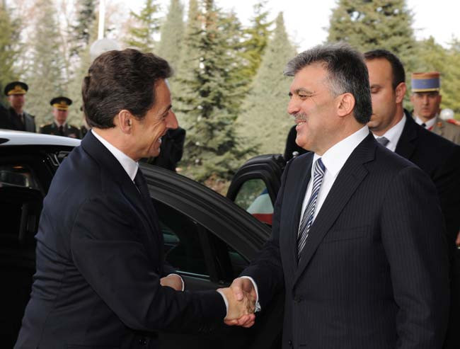 Sarkozy öyle bir oturdu ki... - Resim: 3