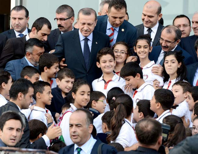 Erdoğan çocuğun elini böyle öptü - Resim: 3