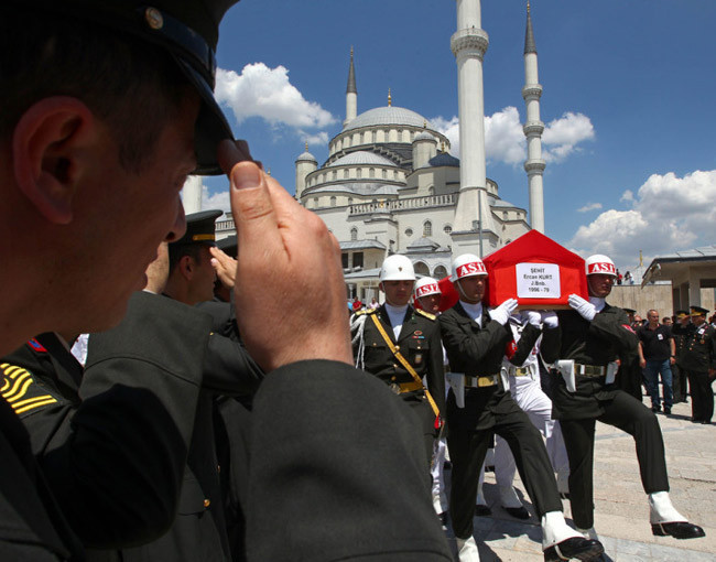 Şehit Binbaşına böyle veda ettiler - Resim: 3